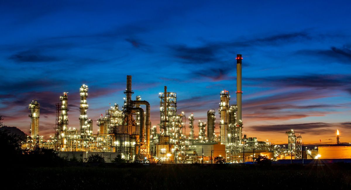 Oil and gas facility lit by Sunjoylight GB 3836 explosion-proof and IP66 industrial LED lighting